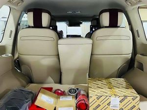Toyota Land Cruiser 2022 - Màu đen, nhập khẩu nguyên chiếc