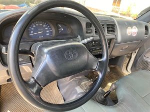 Toyota Hilux 2005 - Màu trắng, nhập khẩu nguyên chiếc