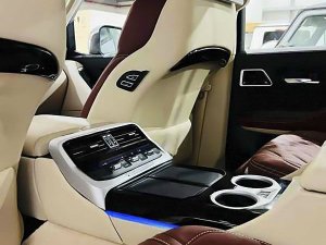 Toyota Land Cruiser 2022 - Màu đen, nhập khẩu nguyên chiếc