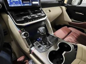 Toyota Land Cruiser 2022 - Màu đen, nhập khẩu nguyên chiếc