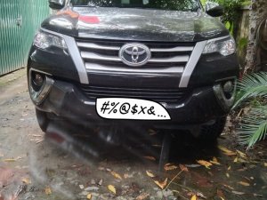 Toyota Fortuner 2019 - Màu đen, giá cạnh tranh