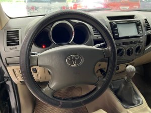 Toyota Fortuner 2010 - Màu xám số sàn, giá 520tr