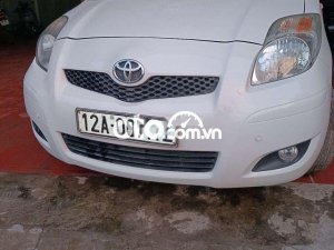 Toyota Yaris 2012 - Xe màu trắng, xe nhập