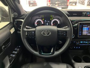 Toyota Hilux 2019 - Màu trắng, nhập khẩu