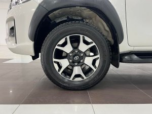 Toyota Hilux 2019 - Màu trắng, nhập khẩu