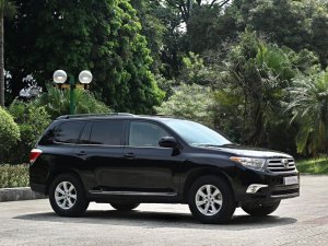 Toyota Highlander 2012 - Màu đen, nhập khẩu