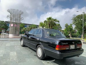 Toyota Crown 1994 - Màu đen