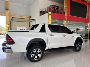 Toyota Hilux 2020 - Hai cầu, máy dầu, cực đẹp