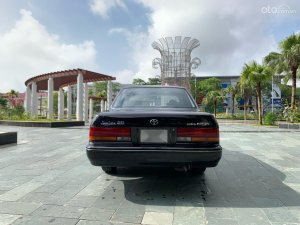 Toyota Crown 1994 - Màu đen