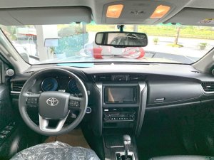 Toyota Fortuner 2022 - Sẵn xe giao ngay + Giảm 10tr tiền mặt + Bộ quà tặng chính hãng