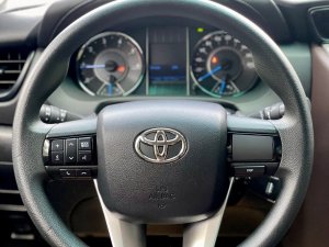 Toyota Fortuner 2019 - Thích hợp chạy gia đình và dịch vụ