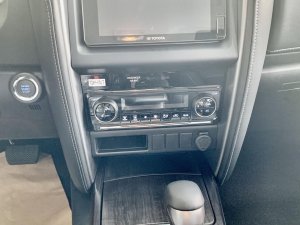 Toyota Fortuner 2022 - Sẵn xe giao ngay + Giảm 10tr tiền mặt + Bộ quà tặng chính hãng