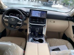 Toyota Land Cruiser 2022 - Màu đen, giao xe ngay