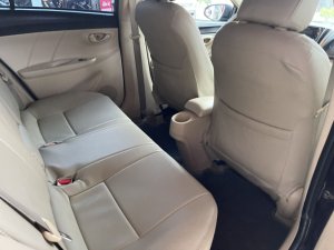 Toyota Vios 2015 - Giá 300tr, xe màu đen