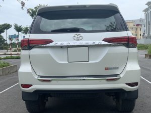 Toyota Fortuner 2019 - Màu trắng máy dầu
