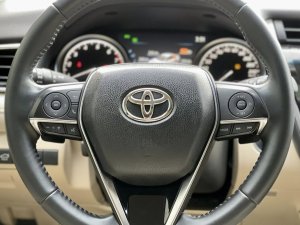 Toyota Camry 2020 - Màu đen, nhập khẩu