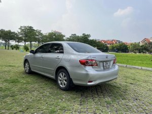 Toyota Corolla 2011 - Màu bạc, nhập khẩu nguyên chiếc