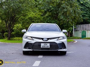 Toyota Camry 2022 - Biển vip HN 30G-688.88 chưa lăn bánh, cần tìm chủ xứng tầm
