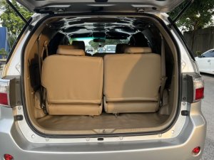 Toyota Fortuner 2010 - Máy dầu tiết kiệm nhiên liệu - Xe gia đình nói không với dịch vụ