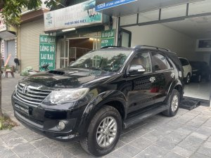 Toyota Fortuner 2014 - Cần bán xe màu đen