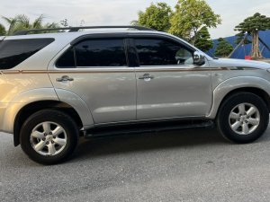Toyota Fortuner 2010 - Máy dầu tiết kiệm nhiên liệu - Xe gia đình nói không với dịch vụ