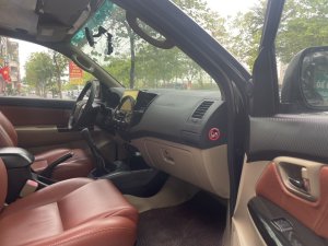 Toyota Fortuner 2014 - Cần bán xe màu đen