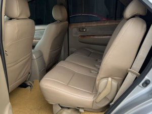 Toyota Fortuner 2010 - Máy dầu tiết kiệm nhiên liệu - Xe gia đình nói không với dịch vụ