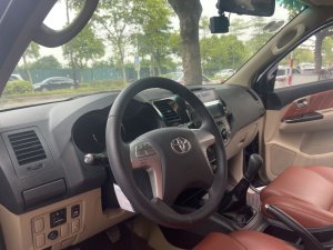 Toyota Fortuner 2014 - Cần bán xe màu đen