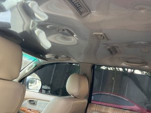 Toyota Fortuner 2010 - Máy dầu tiết kiệm nhiên liệu - Xe gia đình nói không với dịch vụ