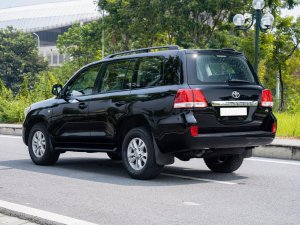 Toyota Land Cruiser 2011 - Màu đen