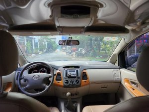 Toyota Innova 2011 - Màu nâu-vàng, gia đình sử dụng mới 95%