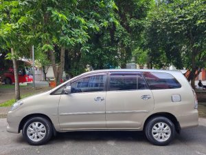 Toyota Innova 2011 - Màu nâu-vàng, gia đình sử dụng mới 95%