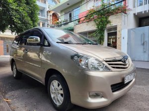 Toyota Innova 2011 - Màu nâu-vàng, gia đình sử dụng mới 95%