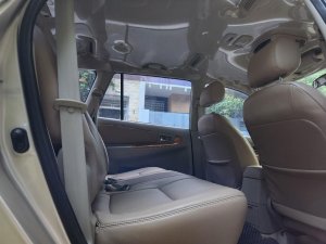 Toyota Innova 2011 - Màu nâu-vàng, gia đình sử dụng mới 95%