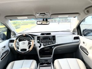 Toyota Sienna 2012 - Giá 820tr