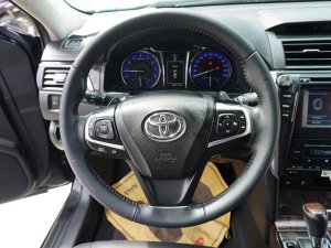 Toyota Camry 2016 - Xe màu đen nội thất đen