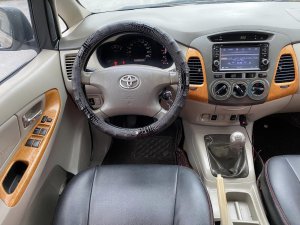 Toyota Innova 2010 - Màu bạc chính chủ, giá chỉ 267 triệu