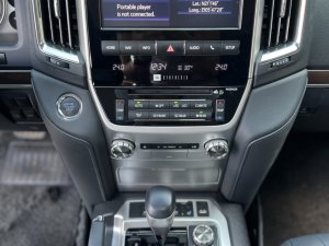 Toyota Land Cruiser 2021 - Xuất hóa đơn hơn 2 tỷ - Xe biển HN