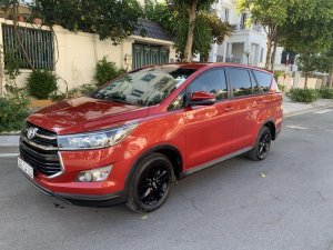 Toyota Innova 2017 - Xe màu đỏ