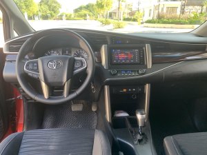 Toyota Innova 2017 - Xe màu đỏ
