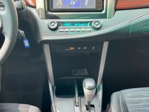 Toyota Innova 2018 - Xe số tự động, màu đen