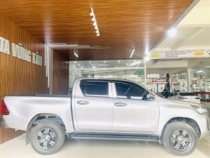 Toyota Hilux 2020 - Cam kết bằng văn bản, xe còn bảo hành