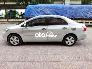 Toyota Vios 2010 - Màu bạc, số tự động