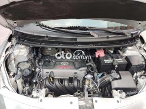 Toyota Vios 2010 - Màu bạc, số tự động