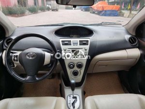 Toyota Vios 2010 - Màu bạc, số tự động