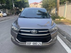 Toyota Innova 2019 - Xe màu xám