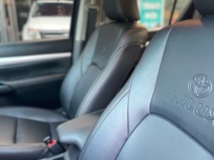 Toyota Hilux 2018 - Xe mới 95% giá tốt 640tr