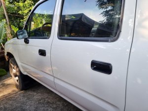 Toyota Hilux 2005 - Màu trắng, xe nhập chính chủ giá hữu nghị