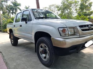 Toyota Hilux 2005 - Màu trắng, xe nhập chính chủ giá hữu nghị