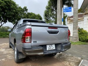 Toyota Hilux 2017 - Xe màu bạc, 525 triệu